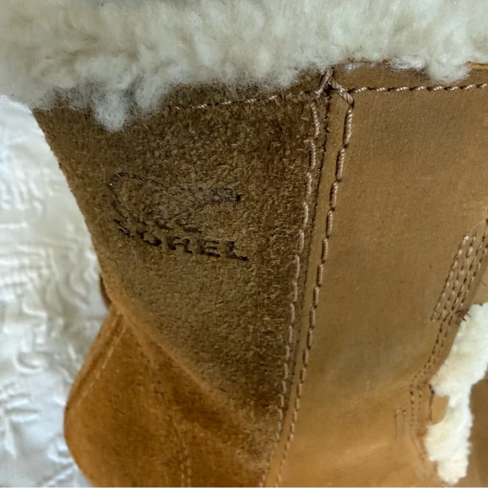 Sorel Joan of Artic Wedge II Tan Shearling Lace-Up Boots size 7.5